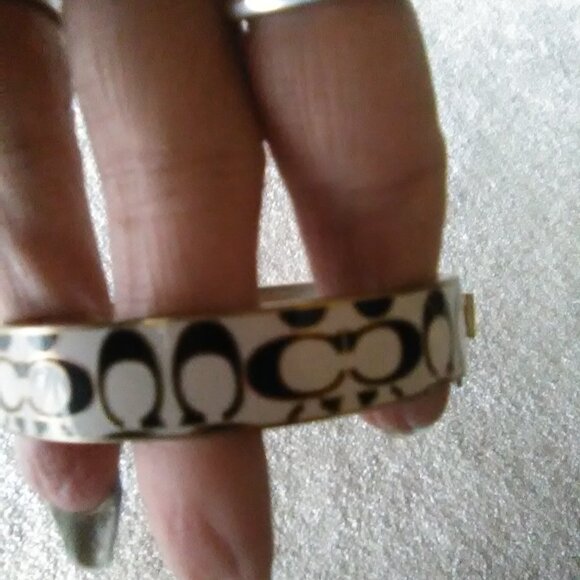 Coach Bangle Bracelet Flapper style VINTAGE PERFECT FOR MOTHER'S DAY - Picture 7 of 9